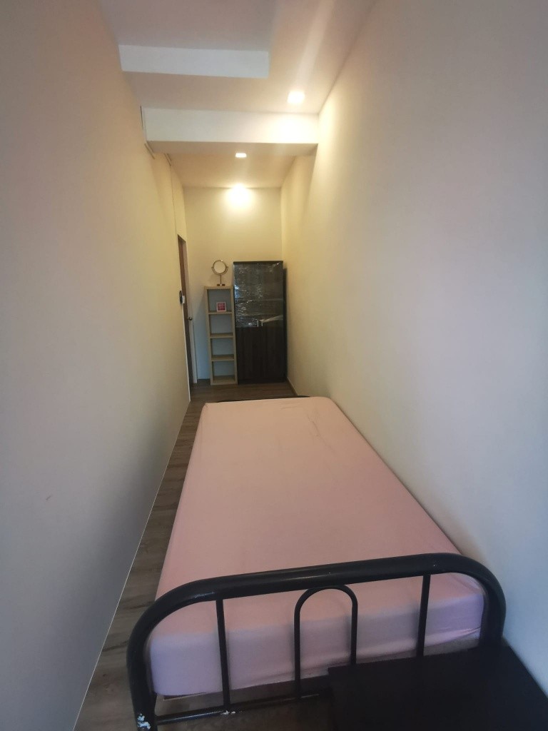 Available﻿ Immediately - Common Room/Include Utilities/Wifi/Aircon/No Agent Fee/Light Cooking Allowed/Washing Machine - Toa Payoh - Bedroom - Homates Singapore