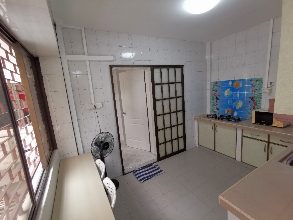 Available﻿ IMMEDIATELY - Common Room/Include Utilities/Wifi/Aircon/No Agent Fee/Light Cooking Allowed/Washing Machine - Toa Payoh - Bedroom - Homates Singapore