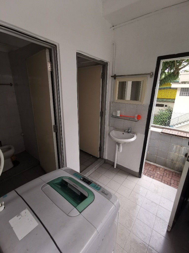 Available﻿ IMMEDIATELY - Common Room/Include Utilities/Wifi/Aircon/No Agent Fee/Light Cooking Allowed/Washing Machine - Toa Payoh - Bedroom - Homates Singapore