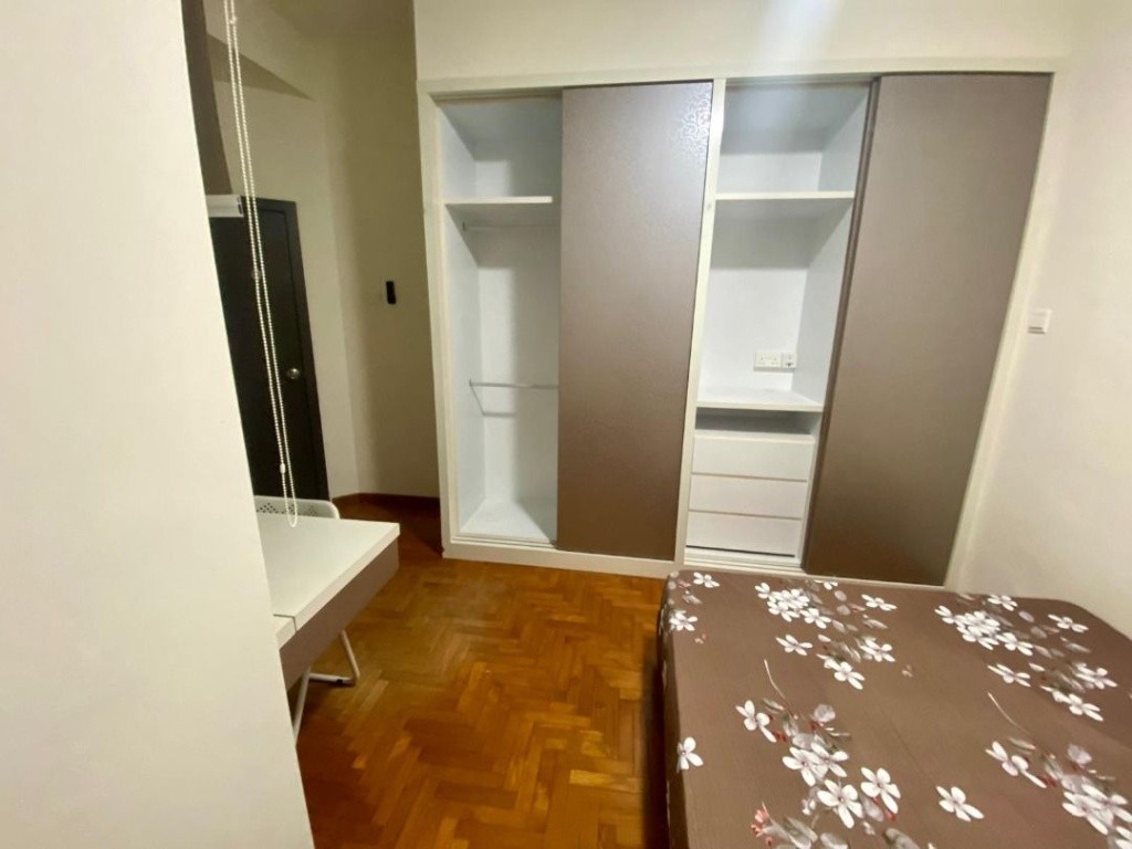 Available﻿ May 2 - Common Room/Include Utilities/Wifi/Aircon/No Agent Fee/Light Cooking Allowed/Washing Machine - Eunos - Bedroom - Homates Singapore