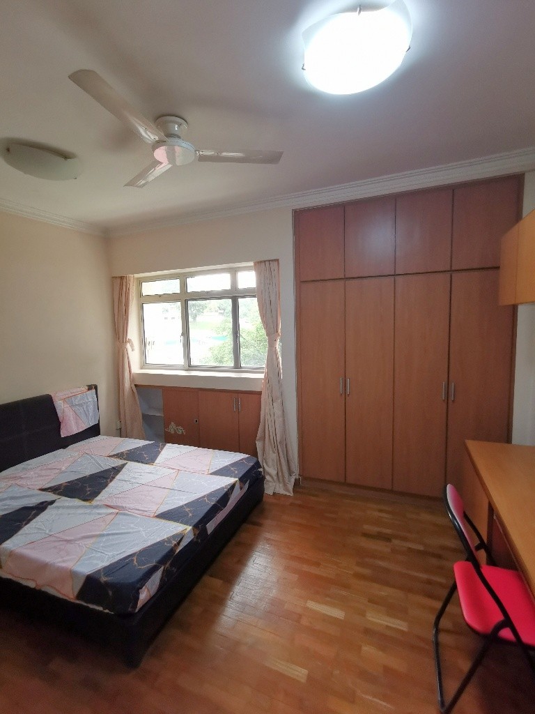 Available﻿ Immediate- Common Room/Include Utilities/Wifi/Aircon/No Agent Fee/Light Cooking Allowed/Washing Machine - Clementi 金文泰​​ - 分租房間 - Homates 新加坡