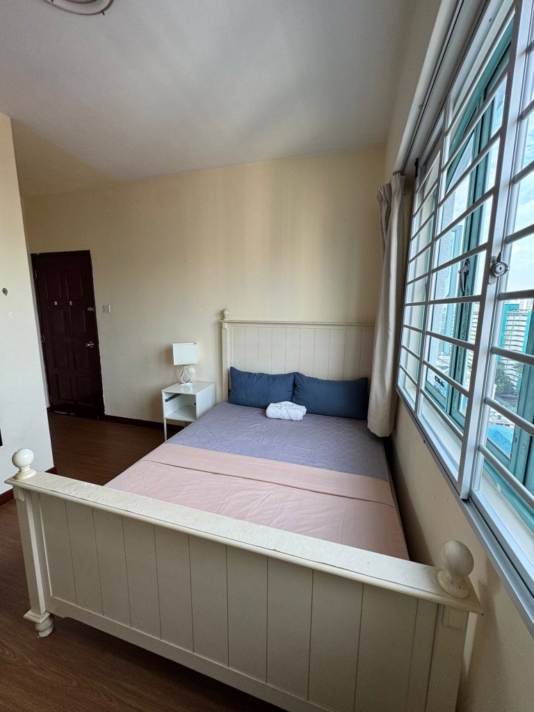 Available﻿ Immediately - Master Room/Include Utilities/Wifi/Aircon/No Agent Fee/Light Cooking Allowed/Washing Machine - Toa Payoh 大巴窑 - 分租房间 - Homates 新加坡