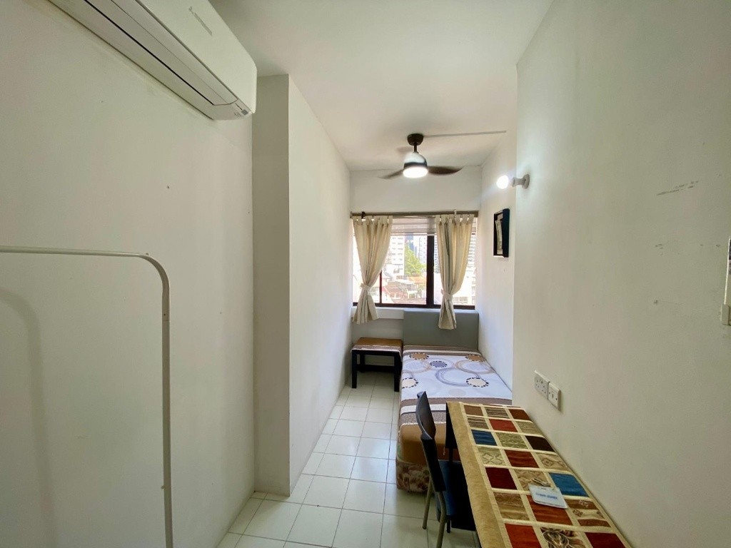 Room for rent / ORCHARD / SOMERSET / Common room / 1pax stay / Available 6 Oct - River Valley 里峇峇利 - 分租房间 - Homates 新加坡