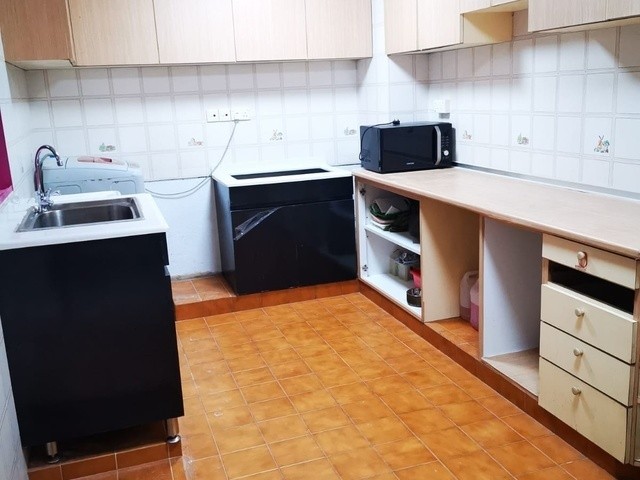 Room for rent / LAVENDER / Master room / 1pax stay / Available immediate - Bugis - Bedroom - Homates Singapore