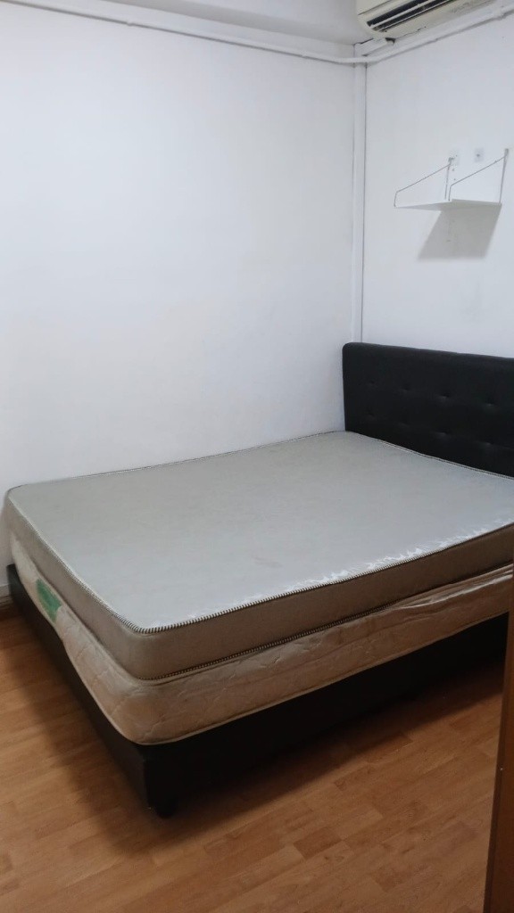 Room for rent / SOMERSET / Classic Queen Room / 1 - 2 pax stay / Available Nov 19 - Somerset - Bedroom - Homates Singapore