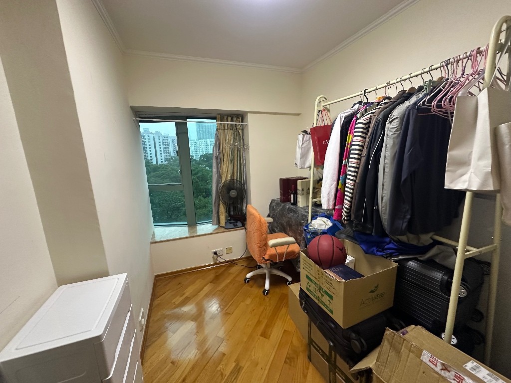 屋內總共四間房 三個洗手間 廚房客廳飯廳共用 - 紅磡/黃埔 - 房間 (合租／分租) - Homates 香港