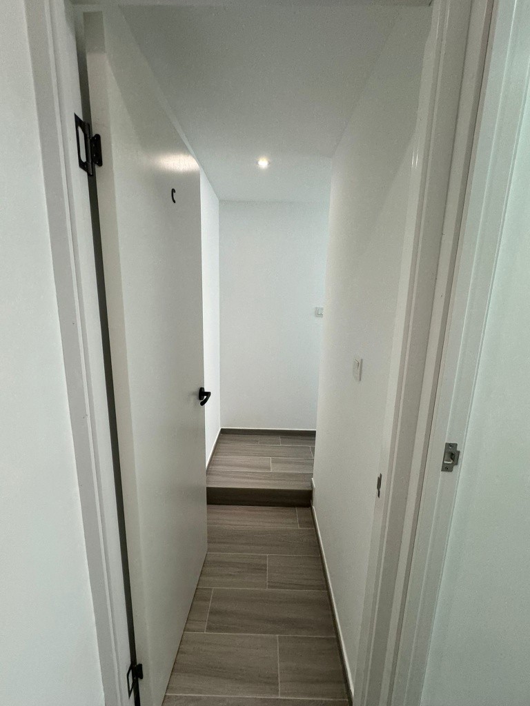 長榮大廈1房1廳，太子地鐵站旁邊 (微信ID: HK_CoLive ) - 太子 - 房間 (合租／分租) - Homates 香港