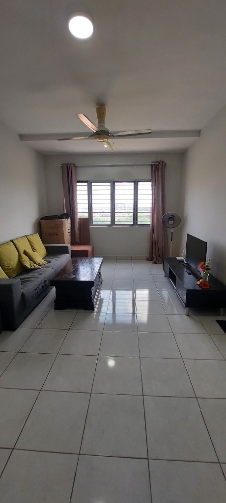 MIDDLE ROOM FOR RENT -  - 房间 (合租／分租) - Homates 马来西亚