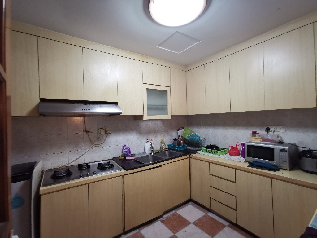 Near Balestier / Toa Payoh and Novena MRT/ Huge Window Queen Room / Available 4 Dec - Novena 諾維娜 - 分租房間 - Homates 新加坡