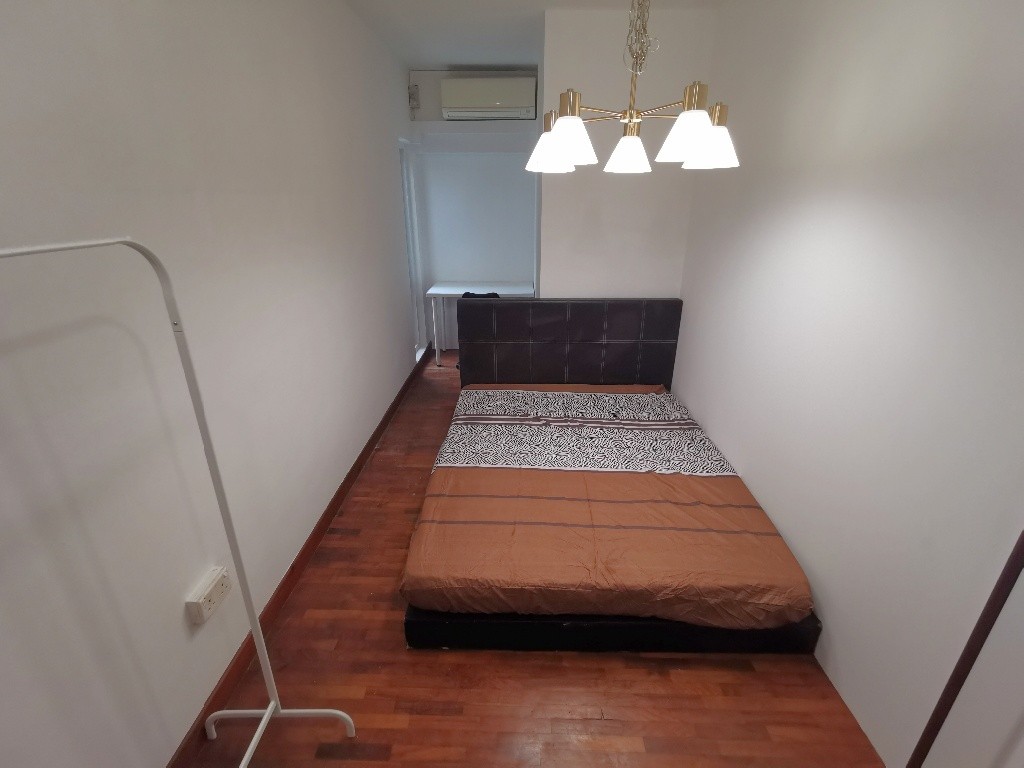 Immediate Available/ Common Room / 1 Person stay / Shared Bathroom / WIFI / Air-Con / No Owner Staying / No Agent Fee / Cooking Allowed / Near Braddell MRT / Marymount MRT / Caldecott MRT - Braddell 布 - Homates 新加坡