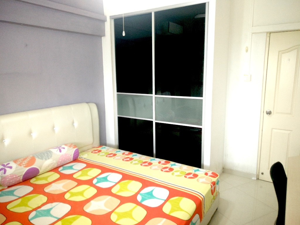 Near NUS, Large Common Room, 5-10 min Walk to Campus - Clementi 金文泰​​ - 分租房間 - Homates 新加坡