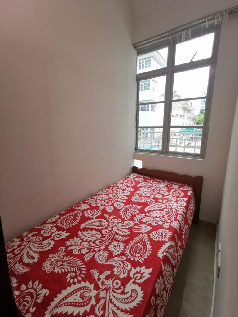 Room for rent / Near Newton MRT/Near Orchard MRT/Stevens MRT / Common room / 1pax stay / Available Immediately - Bukit Timah - Bedroom - Homates Singapore