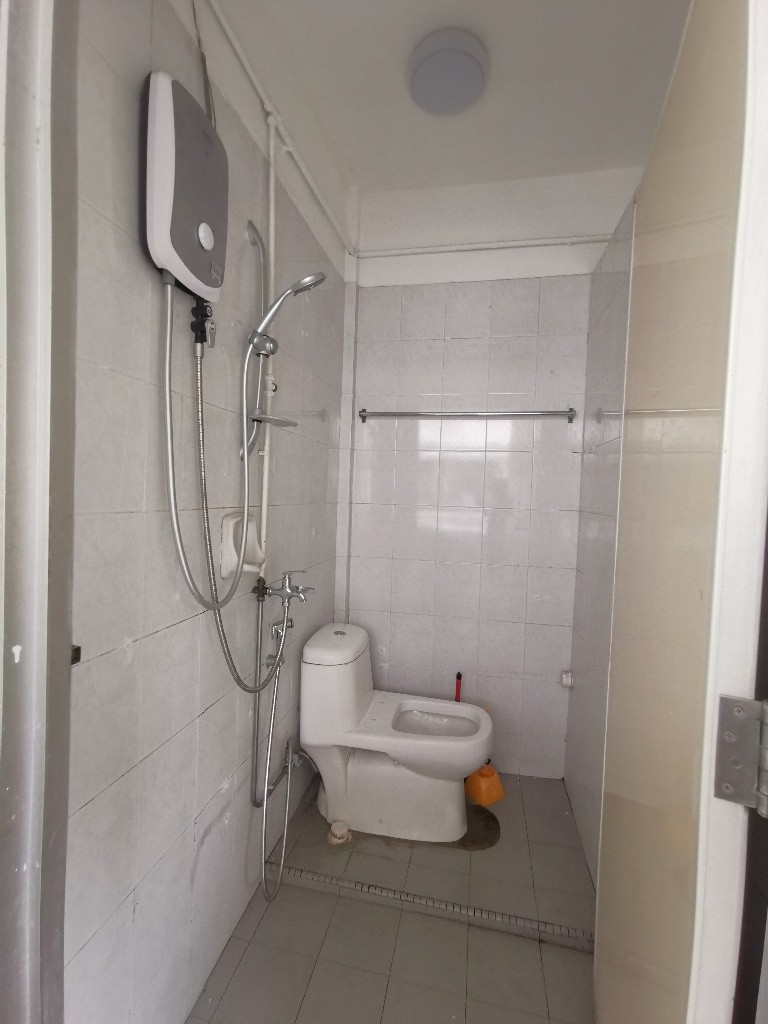 Available﻿ 22 April - Common Room/Include Utilities/Wifi/Aircon/No Agent Fee/Light Cooking Allowed/Washing Machine - Toa Payoh - Bedroom - Homates Singapore