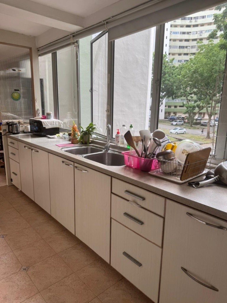 Room for rent / CLEMENTI / Common room / 1-2 pax stay / Available NOV 6 - Clementi 金文泰​​ - 分租房間 - Homates 新加坡
