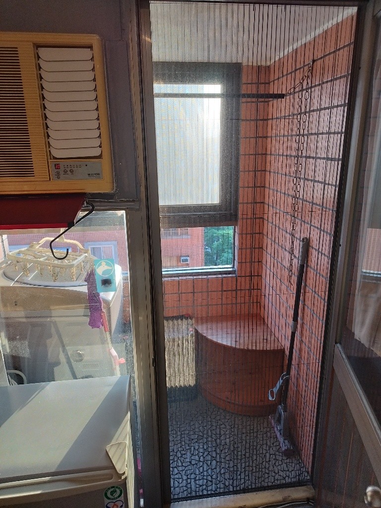 台中市 北區 獨立門牌 台水電 電梯大樓  位於14樓 權狀10坪 有獨立陽台通風採光好 獨曬獨洗 不會淋雨  - 北区 - 独立套房 - Homates 台湾