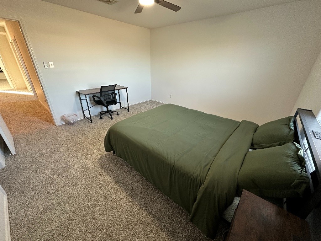 Katy Bedroom 9 -  - 分租房間 - Homates 美國